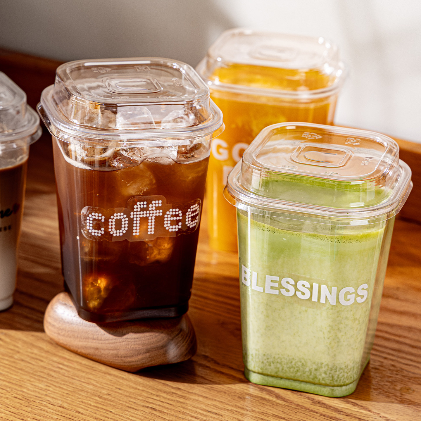 一次性咖啡杯奶茶带盖外出透明塑料杯方形食品级杯子果汁饮料携带