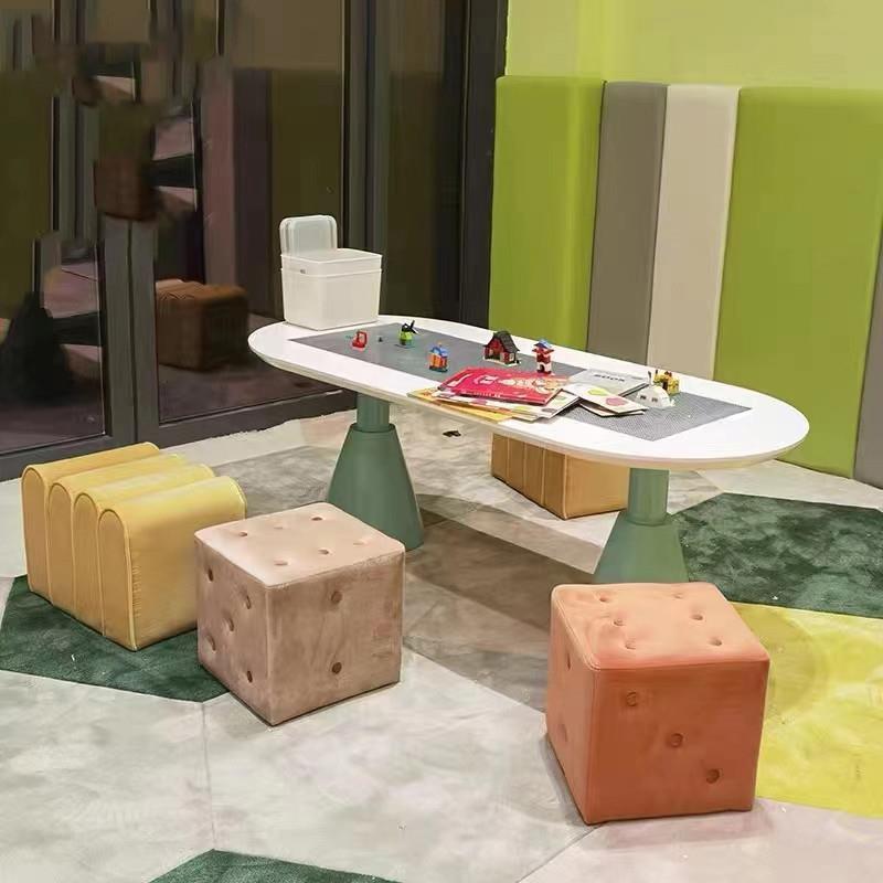 轻奢早教中心儿童区桌椅组合售楼处个性手工桌培训机构学习椅定制
