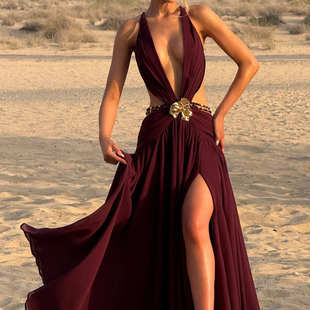 欧美风度假旅游穿搭挂脖深V系带露背性感高开叉金属花朵饰连衣裙