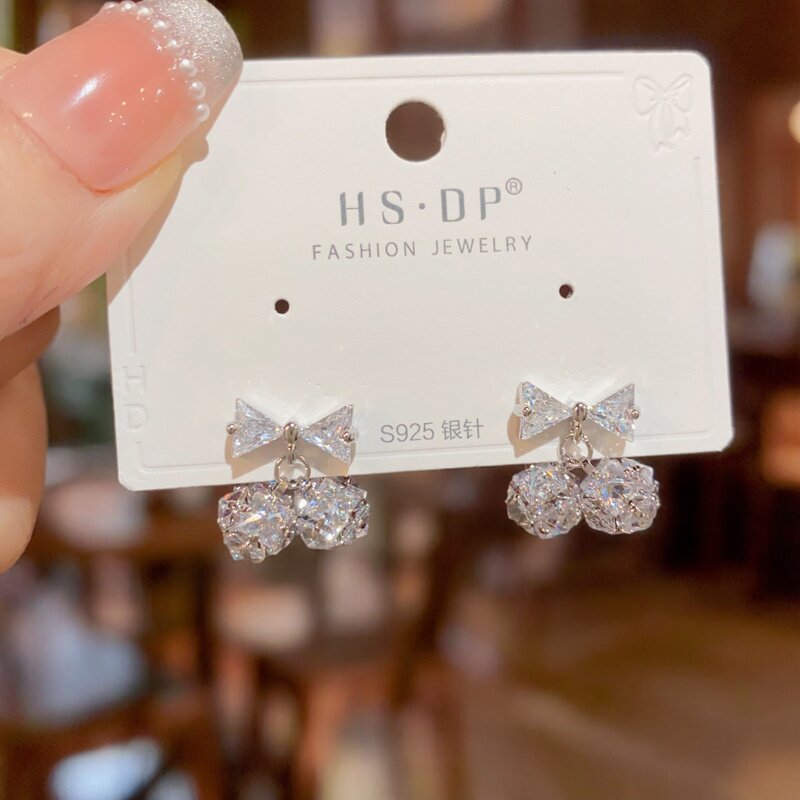 s925银针精致时尚超闪满钻蝴蝶结球球耳钉小众简约设计感耳环