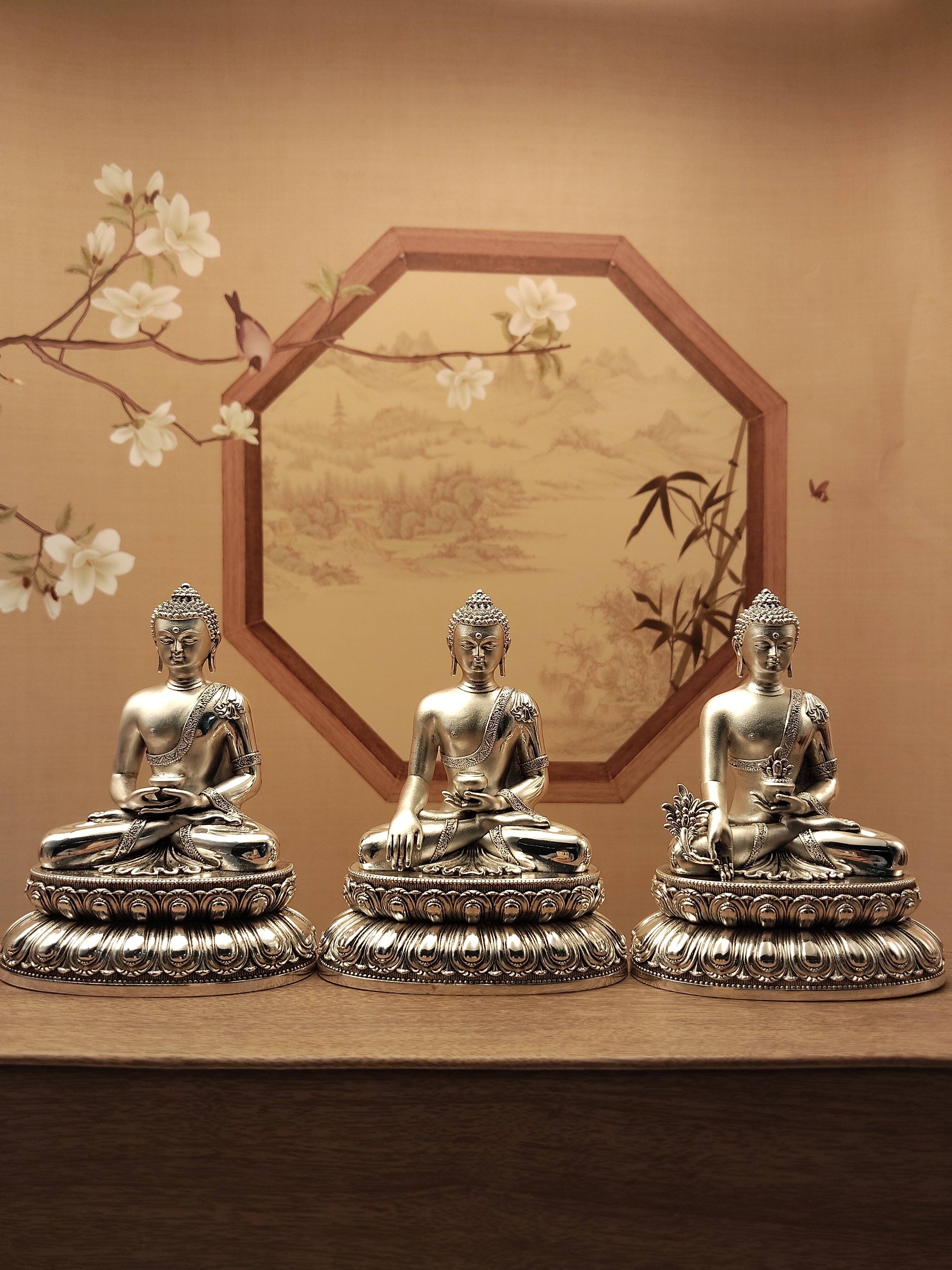 尼泊尔工艺白铜鎏银三寸10公分释迦阿弥药师三宝佛居家摆件车载带