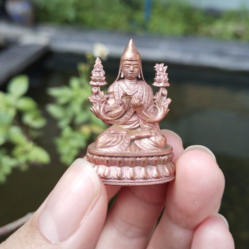 尼泊尔工艺紫铜一寸宗喀巴随身佛3.3cm师徒三尊像家居摆件随身佛