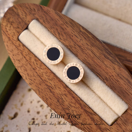 钛钢百搭高级感小巧精致轻奢耳钉