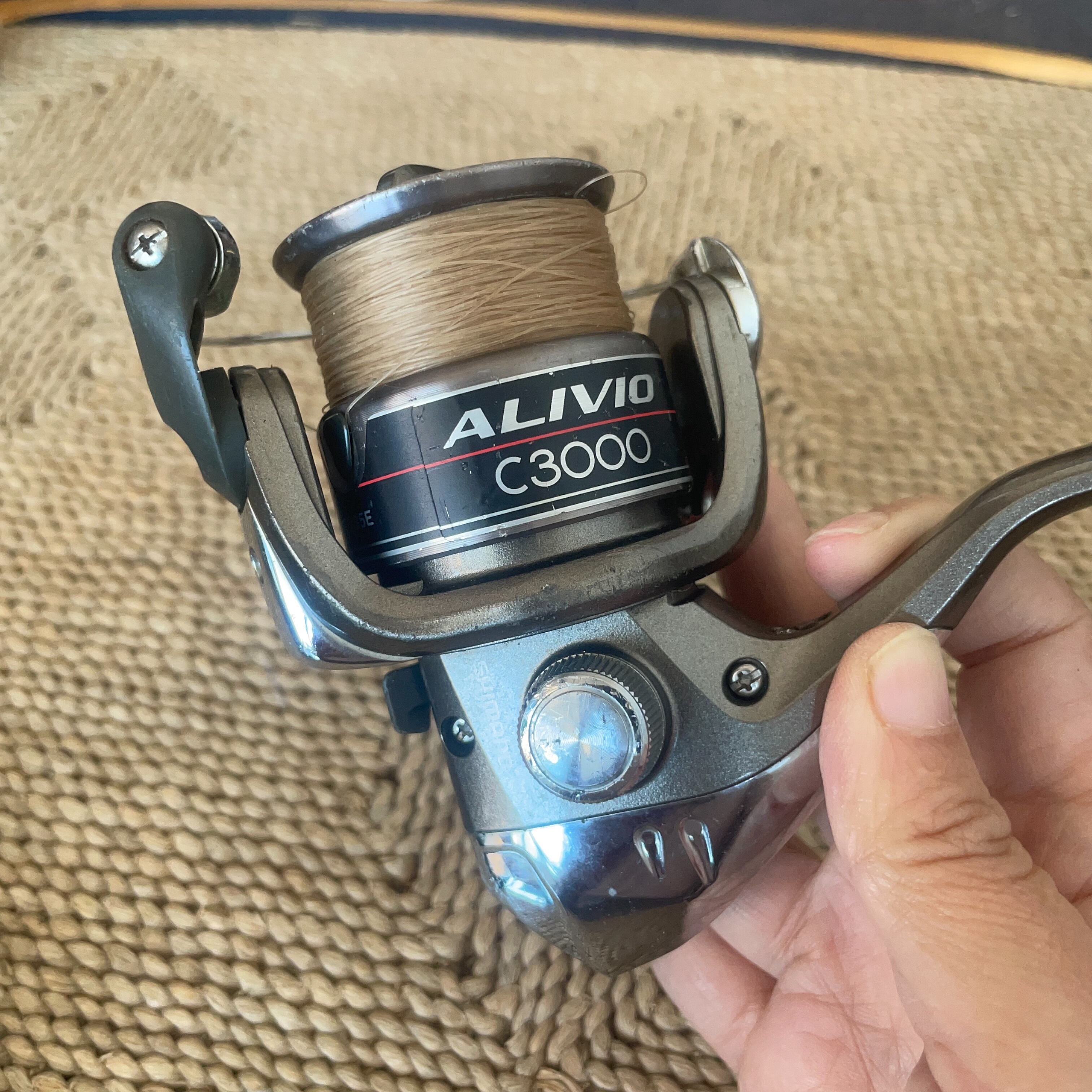 日本回流 禧玛诺 shimano ALIVIO 3000 纺车轮 渔轮 中古品 2-150