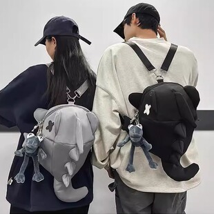 鲨鱼双肩包女2026新款小众设计感上课书包登山运动旅游外出背包男