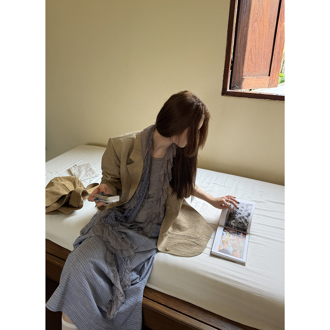 Hellooo Eat свежая сине-фиолетовая клетчатая юбка 2025 ретро плиссированная клетчатая стройнящая длинная юбка