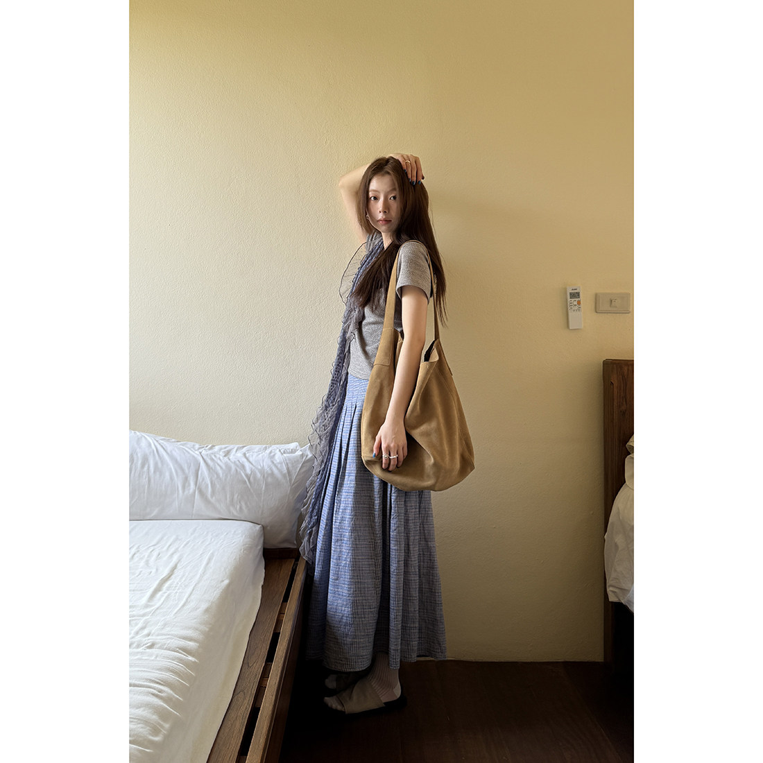 Hellooo Eat свежая сине-фиолетовая клетчатая юбка 2025 ретро плиссированная клетчатая стройнящая длинная юбка