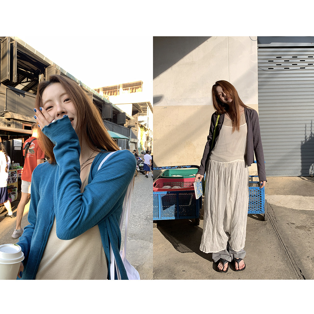 HelloooEat вязаная кофта с V-образным вырезом и длинными рукавами, весенняя коллекция 2025, корейский стиль, деловая модель с вертикальными полосами