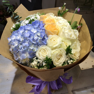 宁波鲜花店速递同城配送鄞州海曙闺蜜女朋友生日绣球混搭玫瑰花束