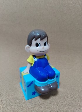 牛奶妹 坐盒子 存钱罐摆件 现货包邮