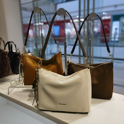 OMI欧米箱包OMI箱包女士新款休闲百搭单肩斜挎包腋下包