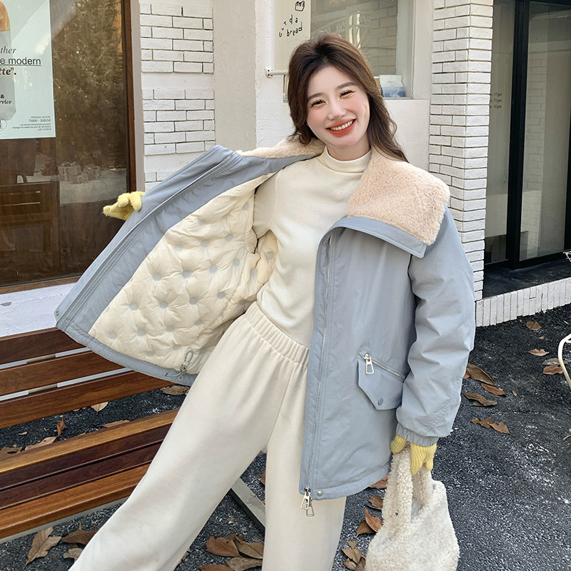 浅蓝色羊羔毛大翻领派克羽绒服女2024冬季新款学院风休闲加厚外套图片