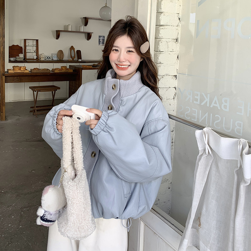 针织拼接蓝色pu皮羽绒服女冬季2025新款短款小个子韩系白鸭绒外套,女装羽绒服,2C301