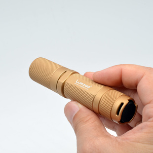 强光手电筒户外手电AA手电筒狼族手电LED手电筒VAN32微瑕疵版 抢购