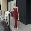 instunning圣诞穿搭高级感红色吊带闪闪连衣裙女秋季 性感开叉长裙