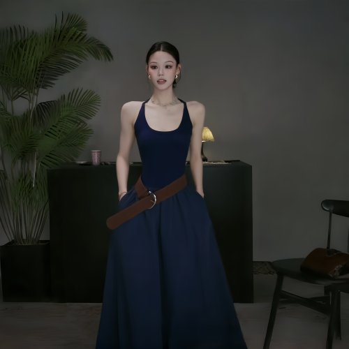 高级感收腰挂脖A字出游连衣裙