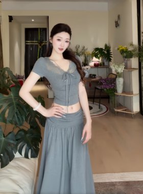 灰色蕾丝V领上衣A摆半身裙女两件套夏显瘦松弛感简约高级感套装裙