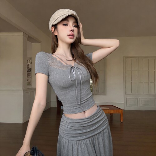 早春慵懒蕾丝显瘦两件套裙