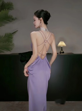 紫色缎面性感挂脖吊带裙子2025夏季新款度假风露背收腰显瘦长裙子