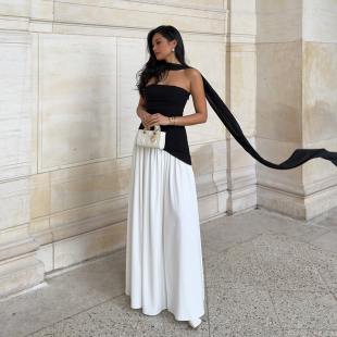 2026夏季 设计感抹胸连衣裙女御姐风气质开叉长裙度假风裙子 新款