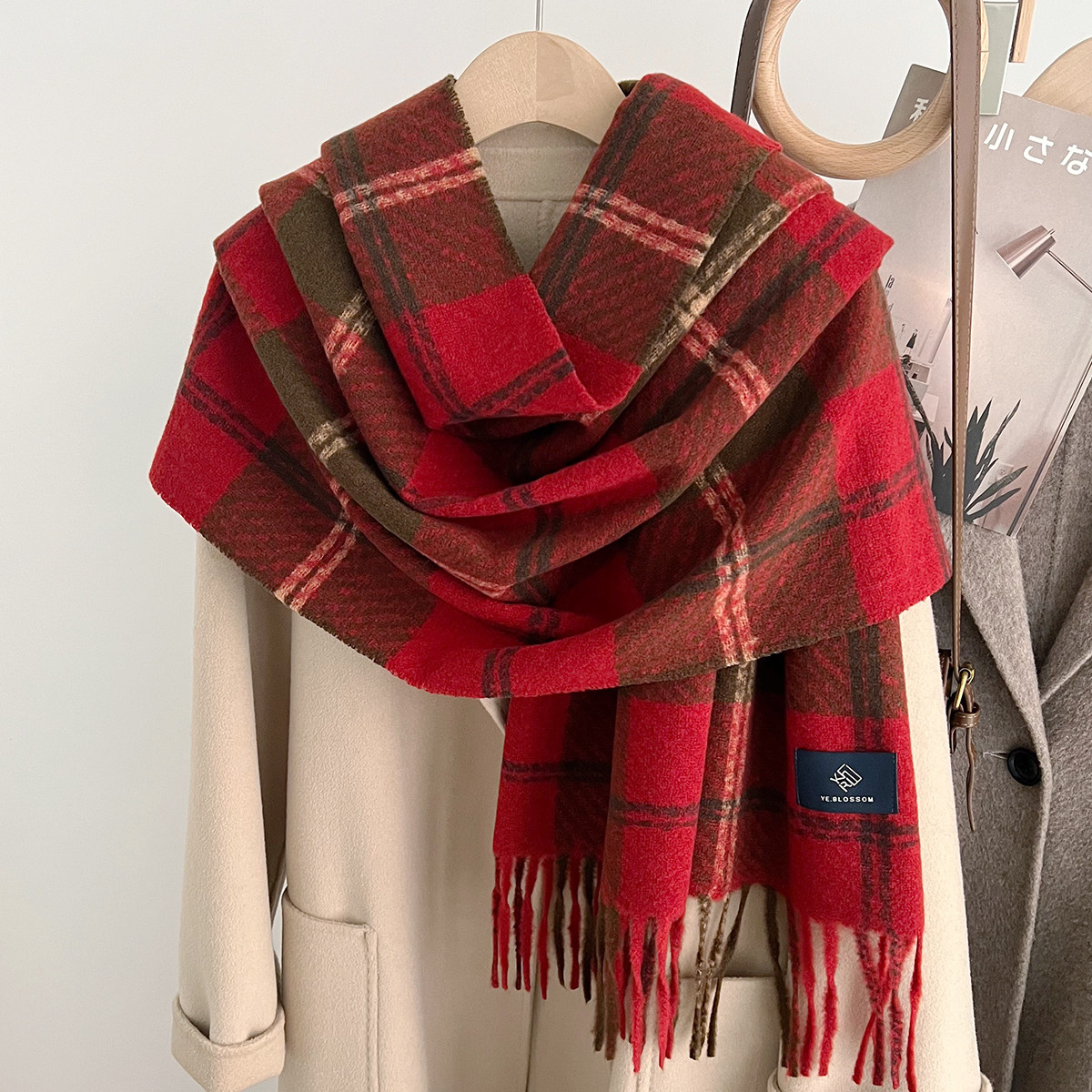 圣诞新年红色格子流苏围巾女冬季保暖2025新款氛围感百搭学生围脖
