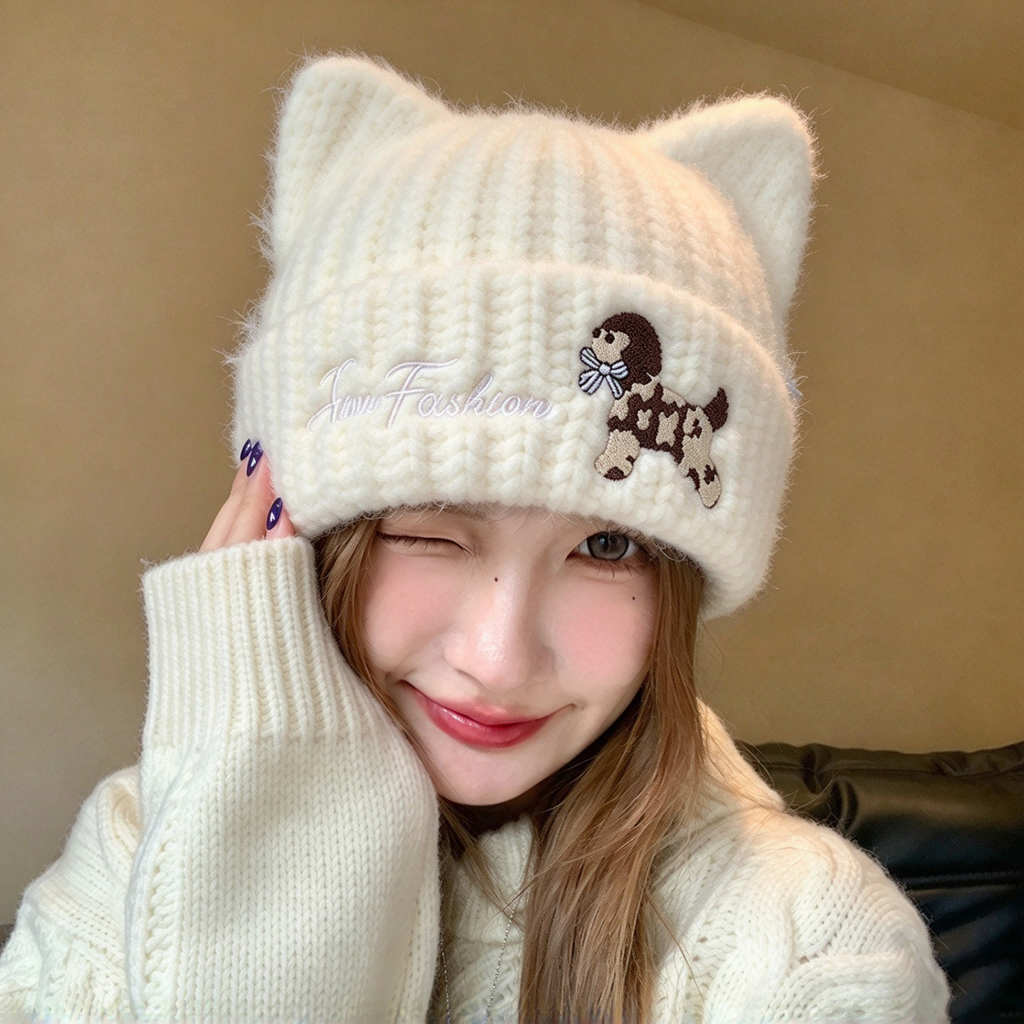 甜美可爱猫耳刺绣小狗毛绒帽子女款秋冬季保暖显脸小针织帽毛线帽