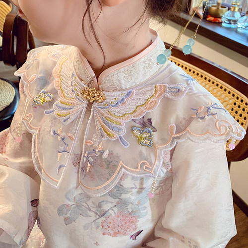 中式吊珠刺绣花蝴蝶披肩