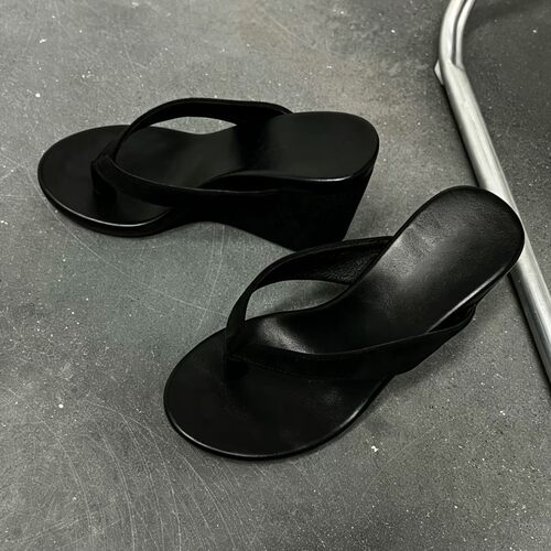 2026春夏圆头坡跟夹脚女士人字拖