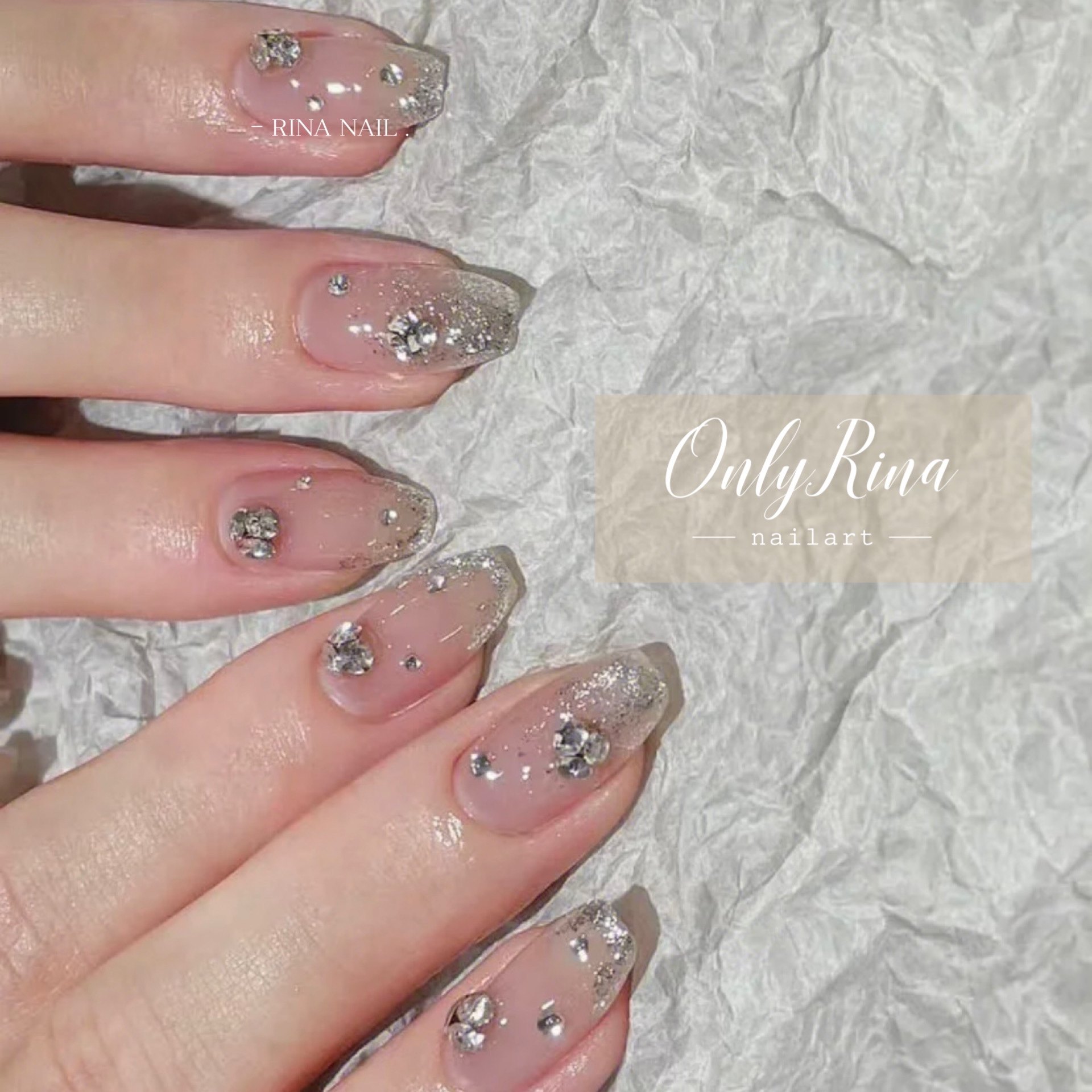 rina莉奈美甲定制/日常气质百搭圣诞新年氛围感碎闪钻球穿戴甲