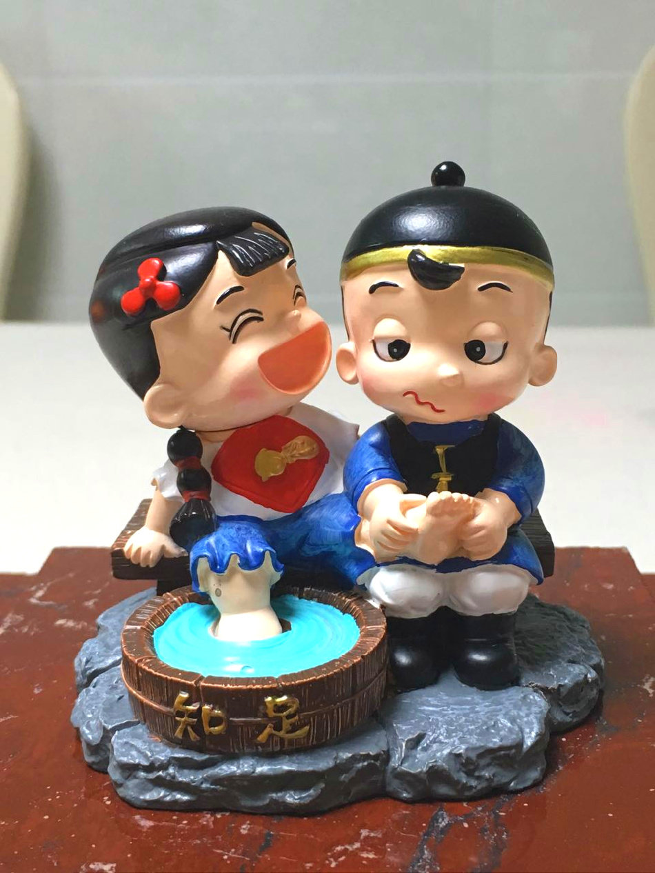 阿二情史有你知足送老婆生日情人新婚礼物装饰洗脚树脂公仔摆件