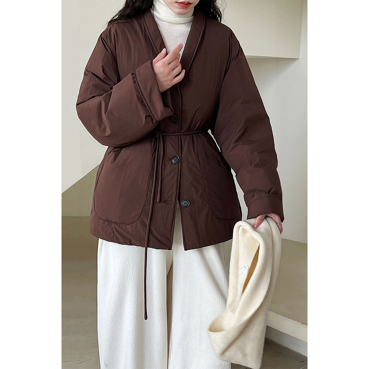 韩版V领绑带收腰羽绒服女