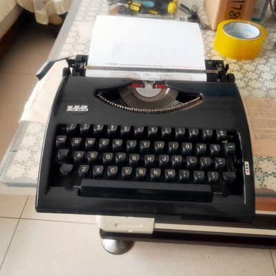 英雄老式英文机械打字机怀旧复古可打字