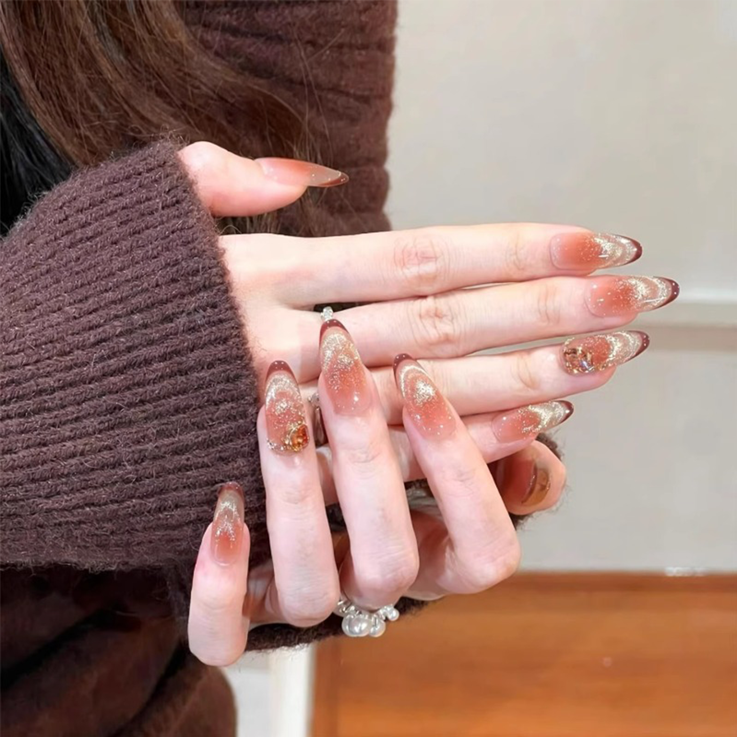 过年氛围感手工穿戴甲2025新款高级感中长款金沙琥珀轻奢显白美甲