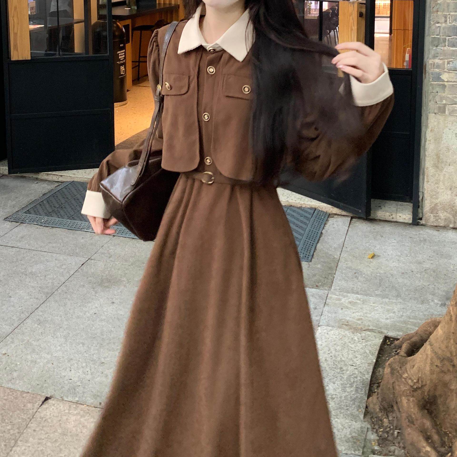 法式赫本风小黑裙高级感Polo领子长袖假两件连衣裙收腰显瘦长裙女
