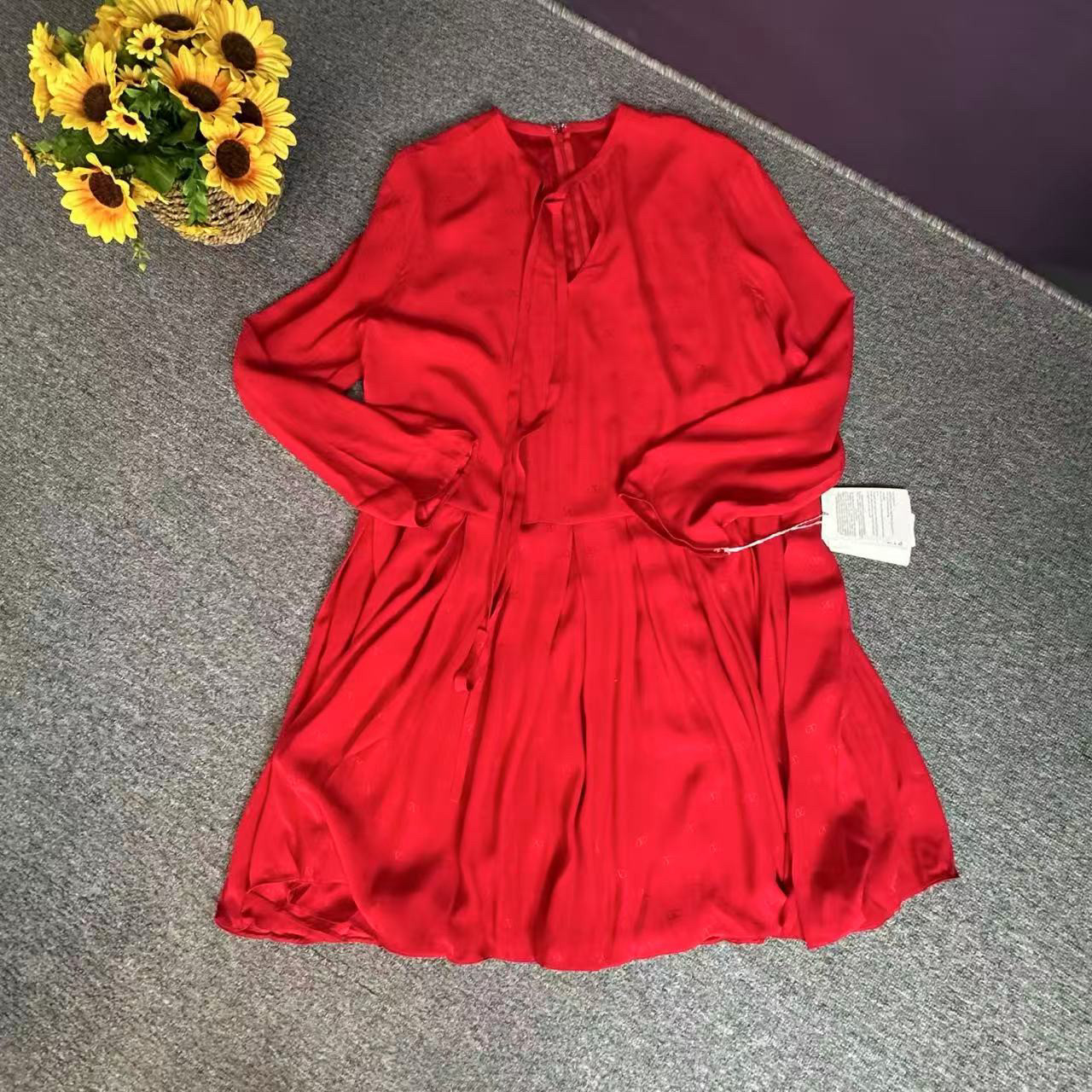 蘑菇英国代 红色满logo印花真丝连衣裙 44码胸围106