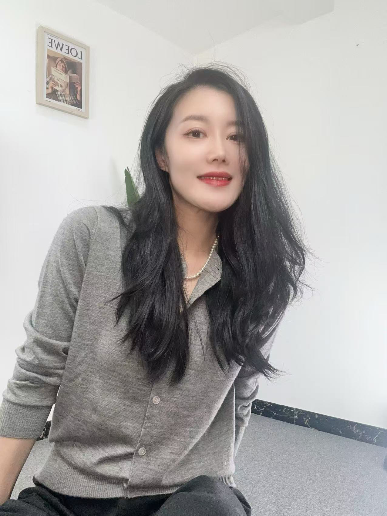 蘑菇英国代购 TYZHURA 特价 经典粉色水晶扣灰色羊绒开衫外套