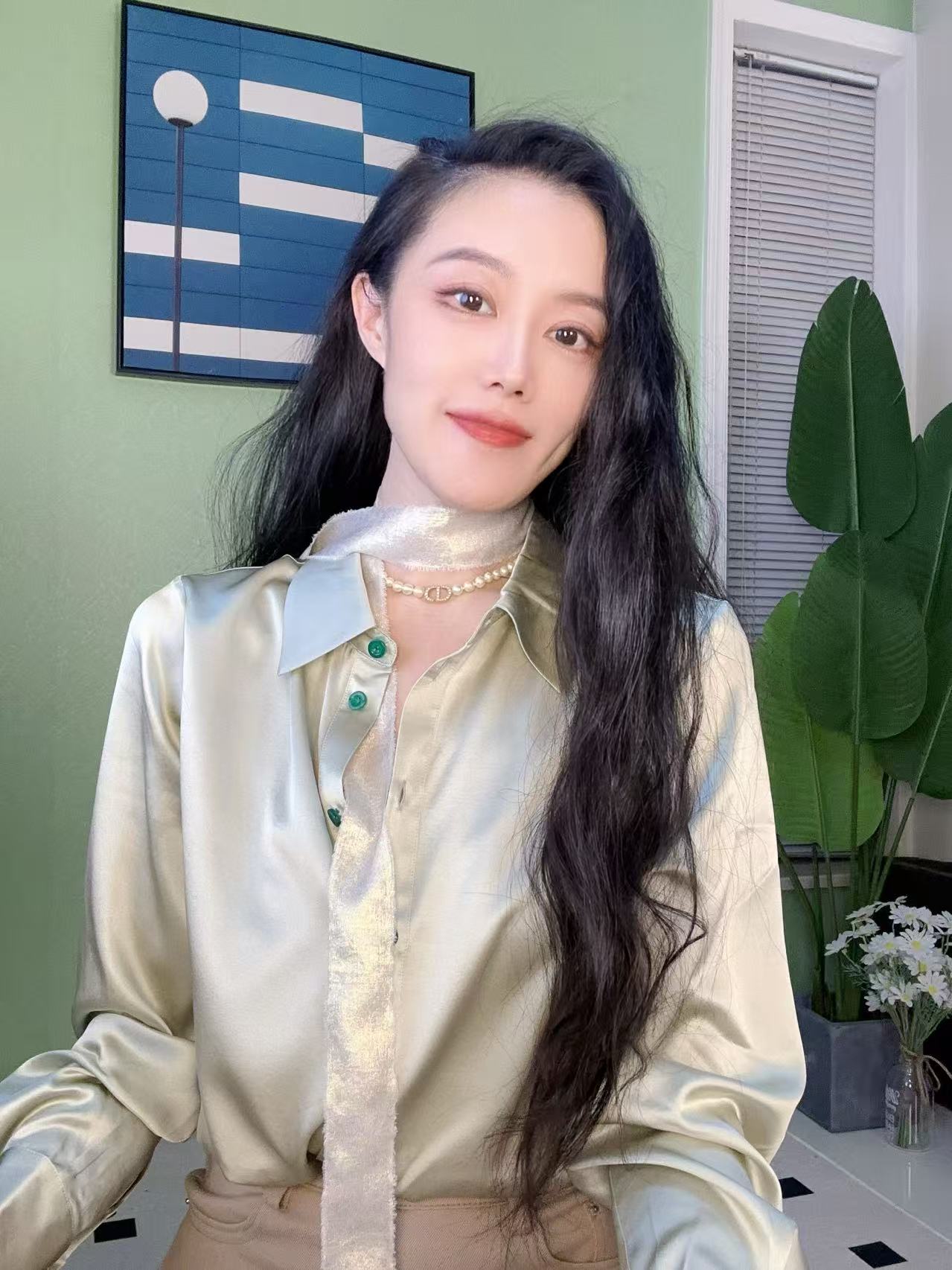 蘑菇英国代 TYZHURA 26早秋 经典淡绿色领口蝴蝶结设计衬衫