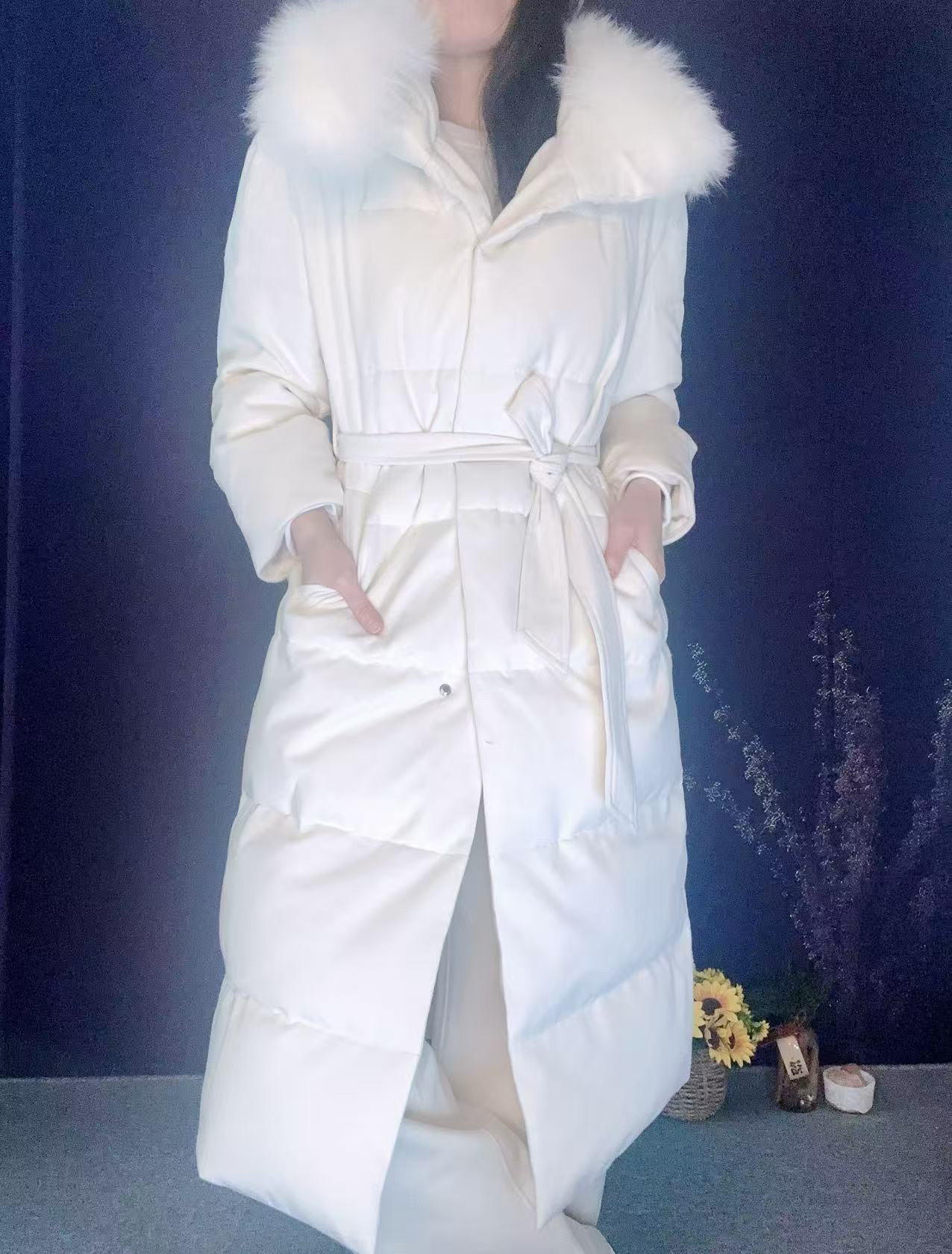 蘑菇英国代 TYZHURA 奶白色皮草领长款羊绒羽绒服