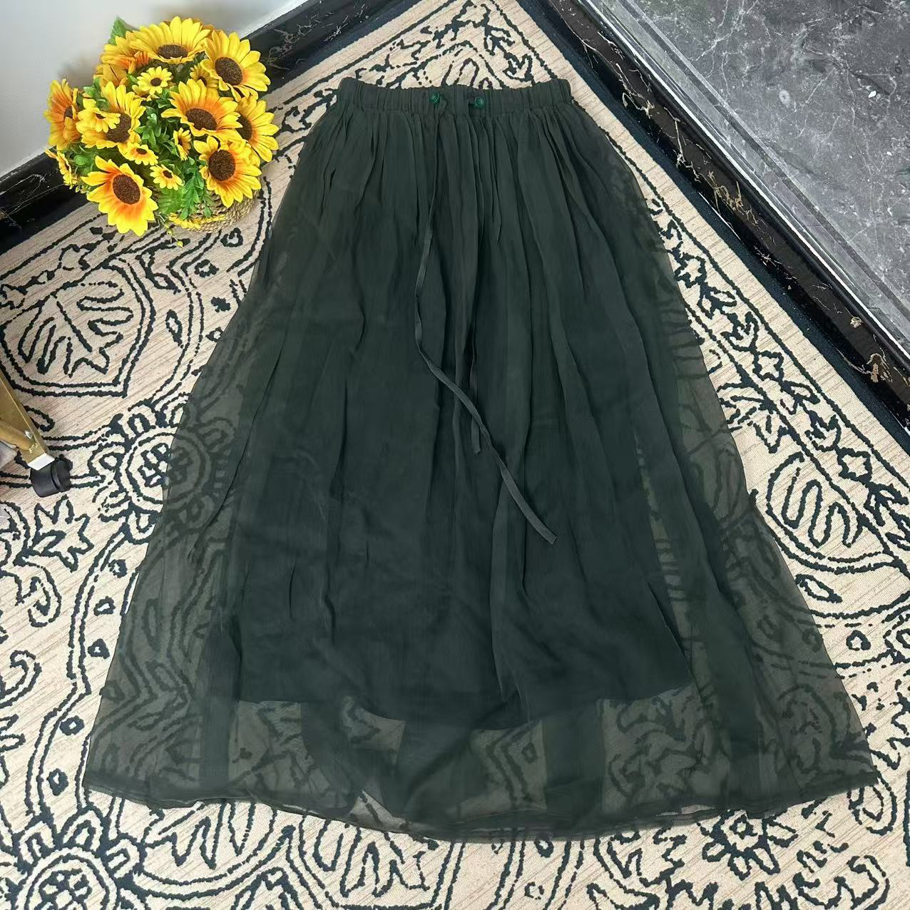 蘑菇英国代 TYZHURA 特价 25早秋 墨绿色松紧腰纱半裙