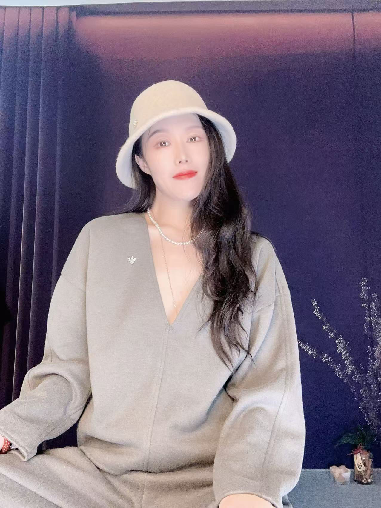 蘑菇英国代 TYZHURA 25早秋 暖棕灰色松紧腰羊绒混纺上衣