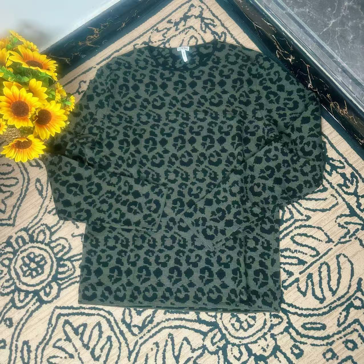 蘑菇英国代 墨绿色豹纹印花羊绒针织衫