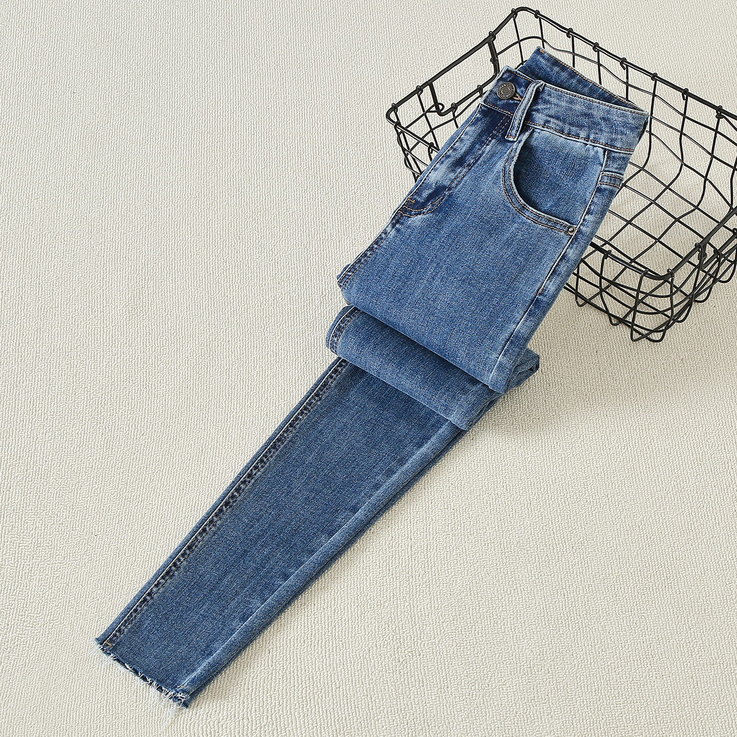 2025年新款高腰显瘦修身牛仔裤