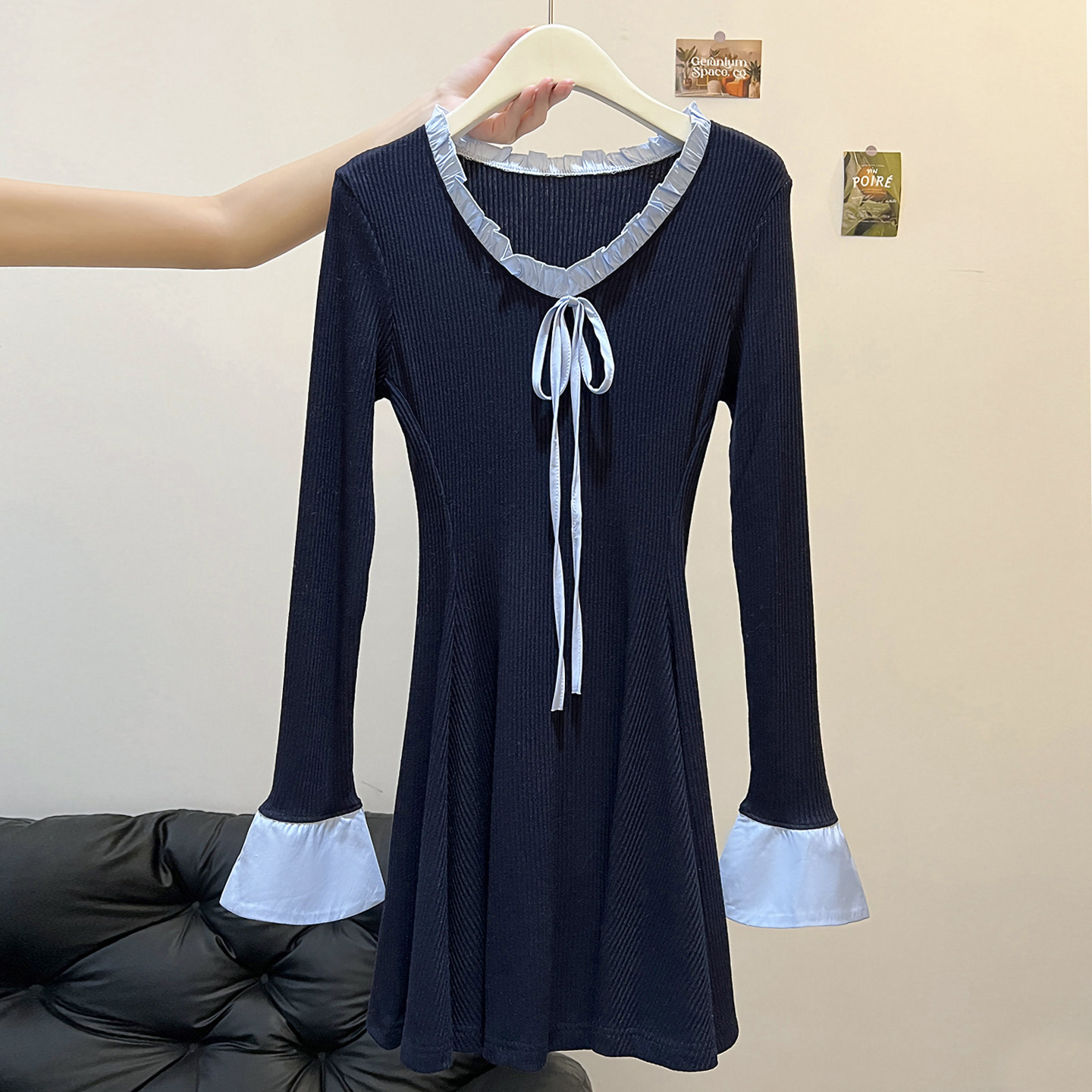 氛围感藏青色V领系带连衣裙女喇叭袖花边拼接长袖修身A字长裙子,女装/女士精品,连衣裙,淘宝优惠券,粉丝福利购,淘宝优惠卷