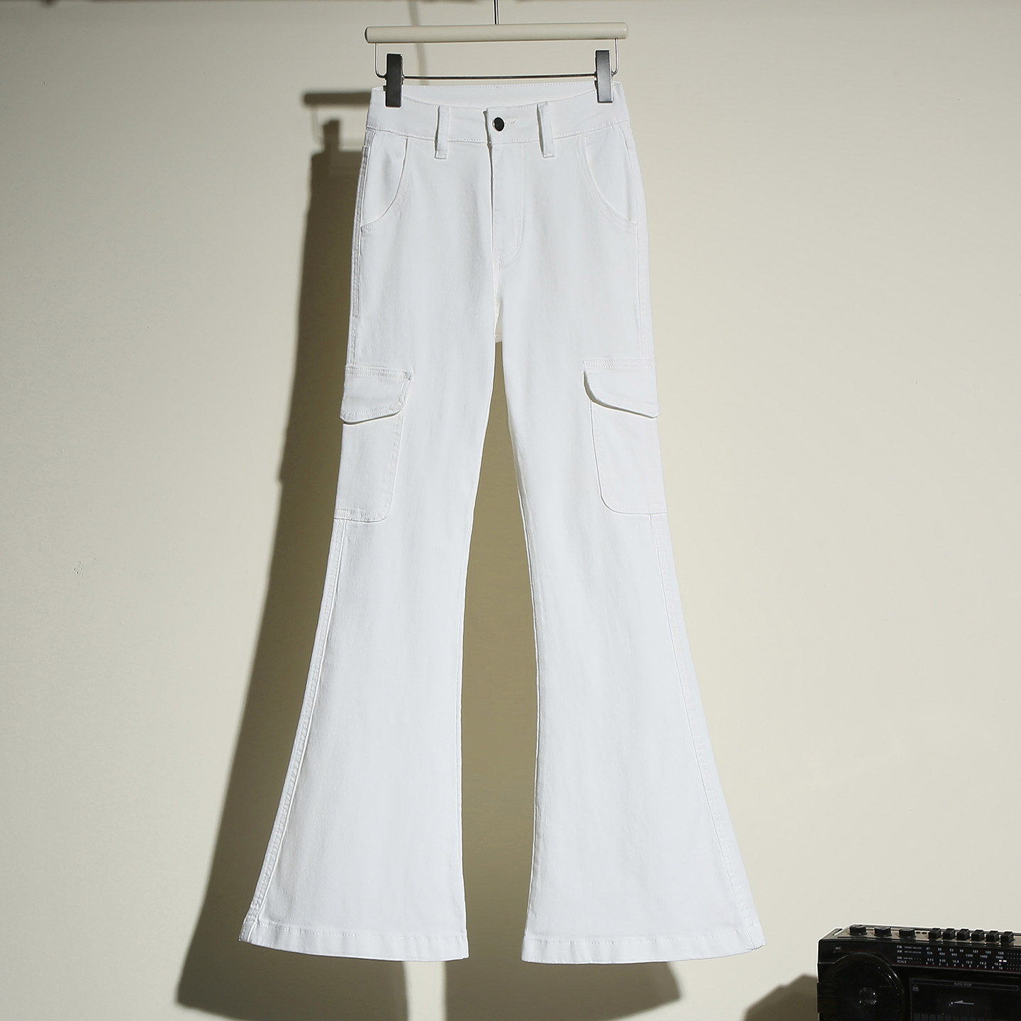 it :CHOCOOLATE白色微喇牛仔裤女高腰宽松显瘦不贴腿喇叭工装裤子