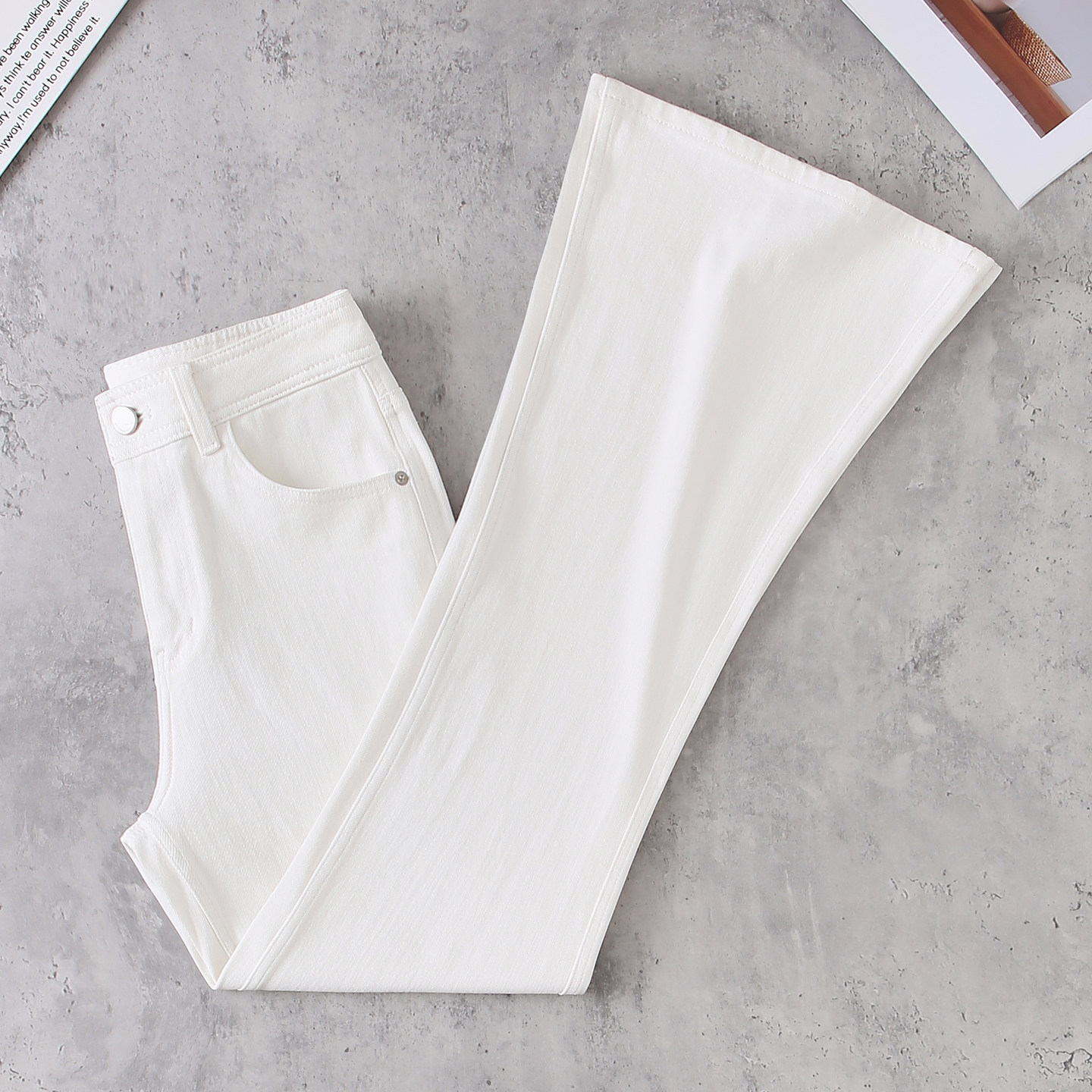 it :CHOCOOLATE白色四面弹微喇牛仔裤女高腰修身显瘦弹力喇叭裤子