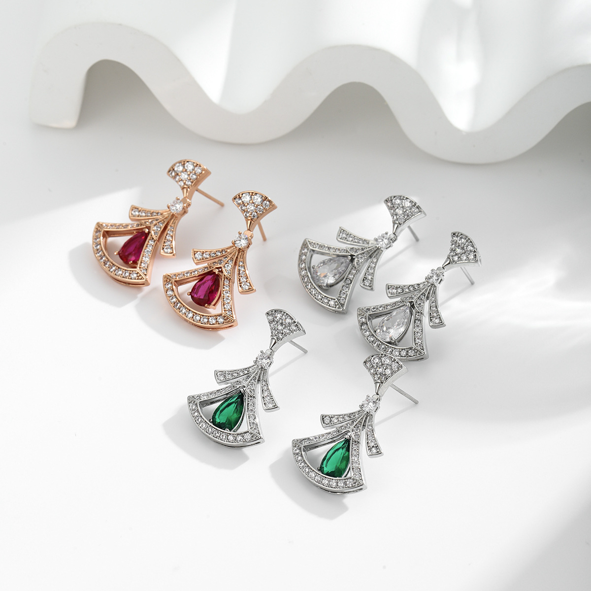 鞠婧祎王鸥同款绿宝石扇形小裙子耳环轻 奢气质耳坠耳饰时尚耳环