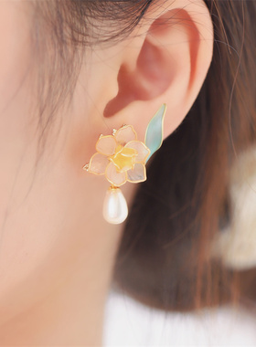灵扬手作鹦鹉梨同款水仙花耳钉轻奢气质法式耳饰925淡水珍珠耳环