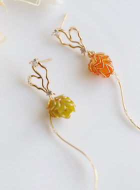 鹦鹉梨推荐原创手作滴胶松果耳钉