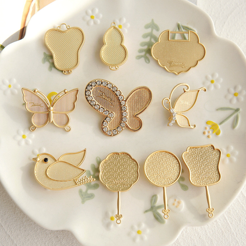 晗颖手工宋锦蓝染布手染布刺绣布芭蕉扇锁葫芦底托合金饰品胸针款,饰品/流行首饰/时尚饰品新,其他DIY饰品配件,淘宝优惠券,粉丝福利购,淘宝优惠卷