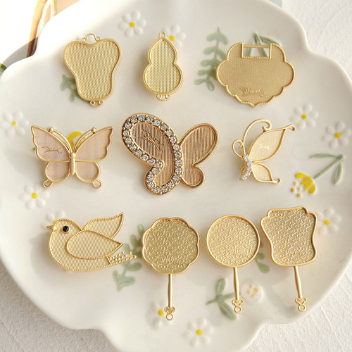 晗颖手工宋锦蓝染布手染布刺绣布芭蕉扇锁葫芦底托合金饰品胸针款